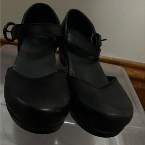 Women’s Black Dansko leather shoes, size 10, worn only twice
